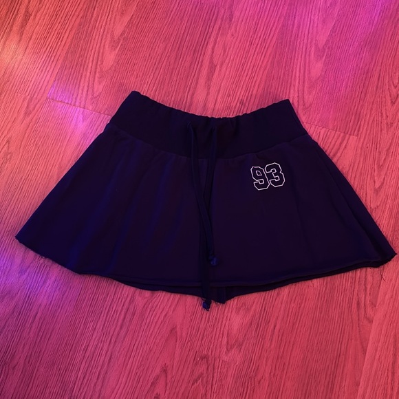 Dresses & Skirts - Vintage Y2K style adjustable waistband pullover skirt